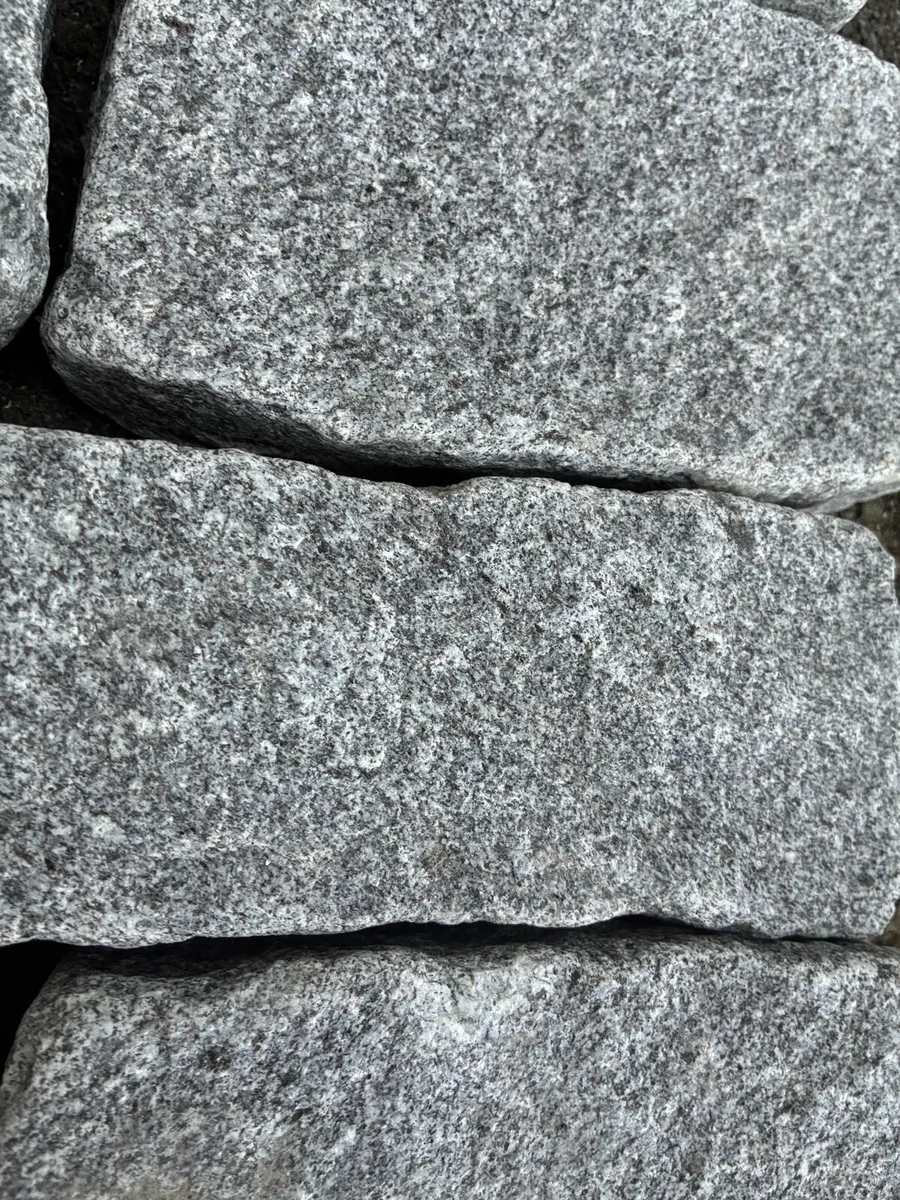 1sq metre tumbled Portuguese granite cobble blocks - Image 3