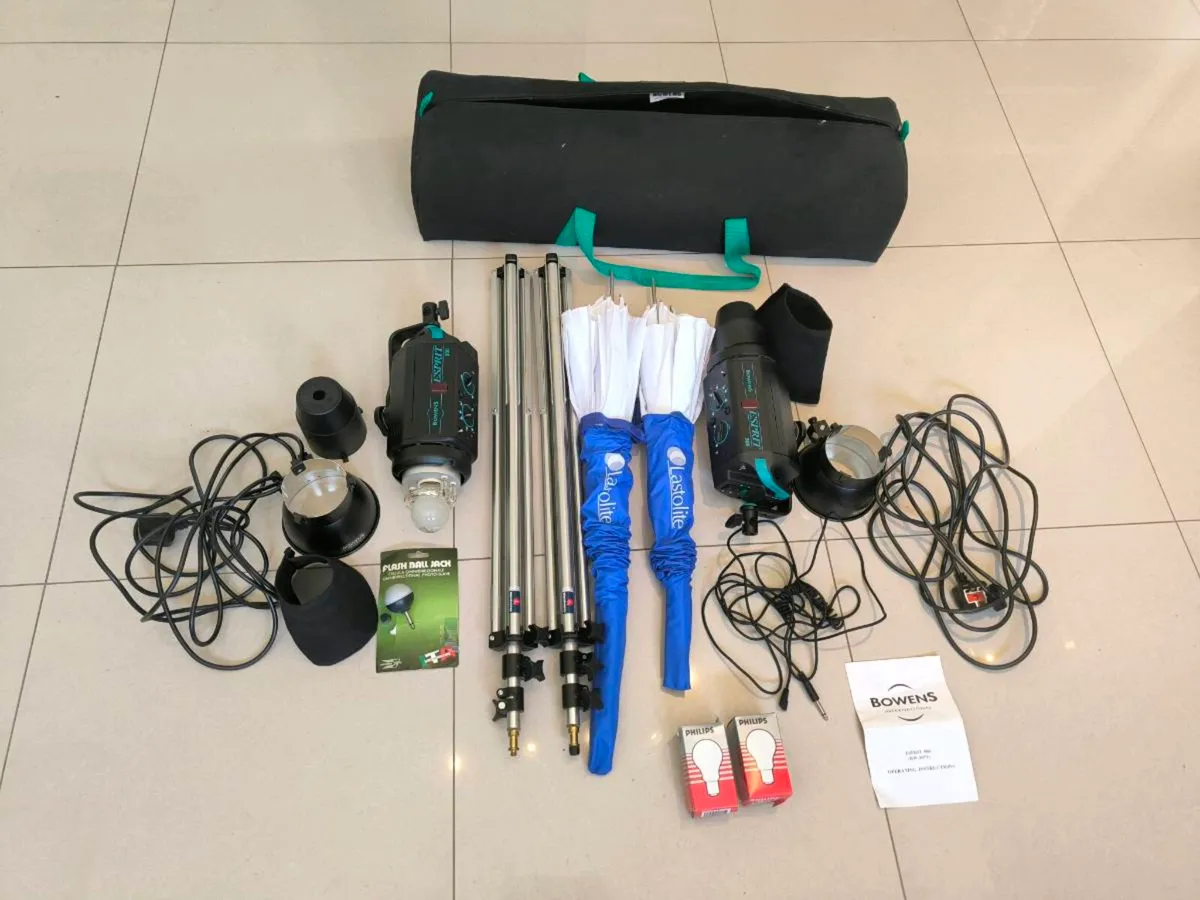Bowens Esprit 500 Professional Studio Lighting Kit - Image 2