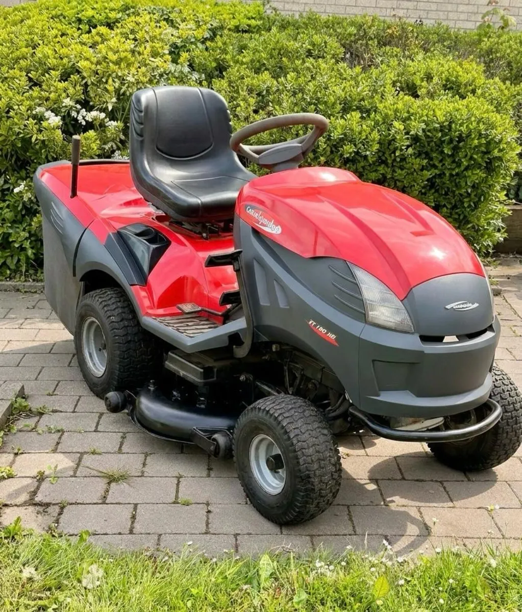 Castlegarden ride on lawnmower - Image 1