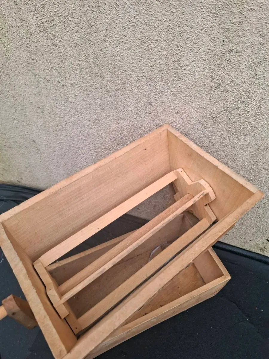 Antique flour sieve possible to post - Image 2