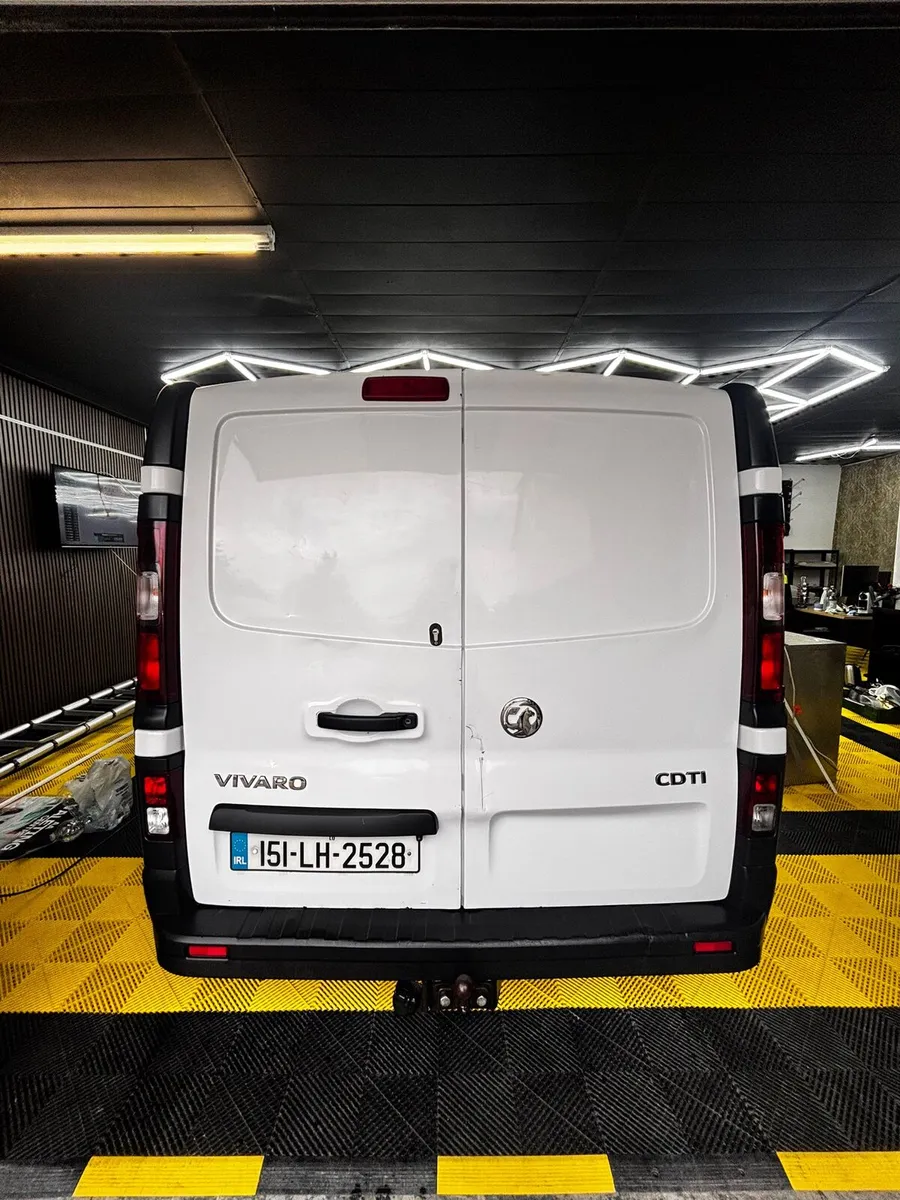 2015 Vivaro - Image 2
