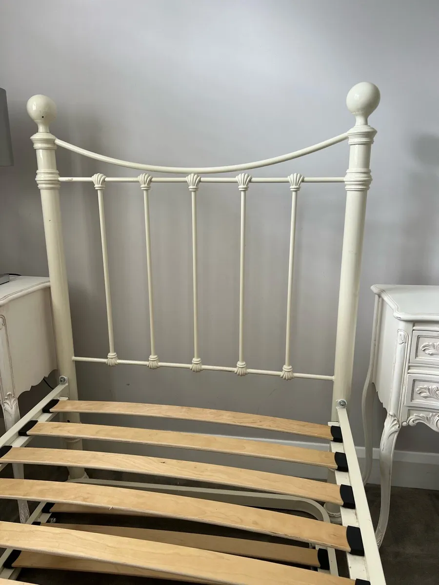 Children’s single bed - Image 1
