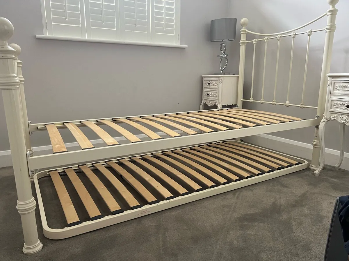 Children’s single bed - Image 2