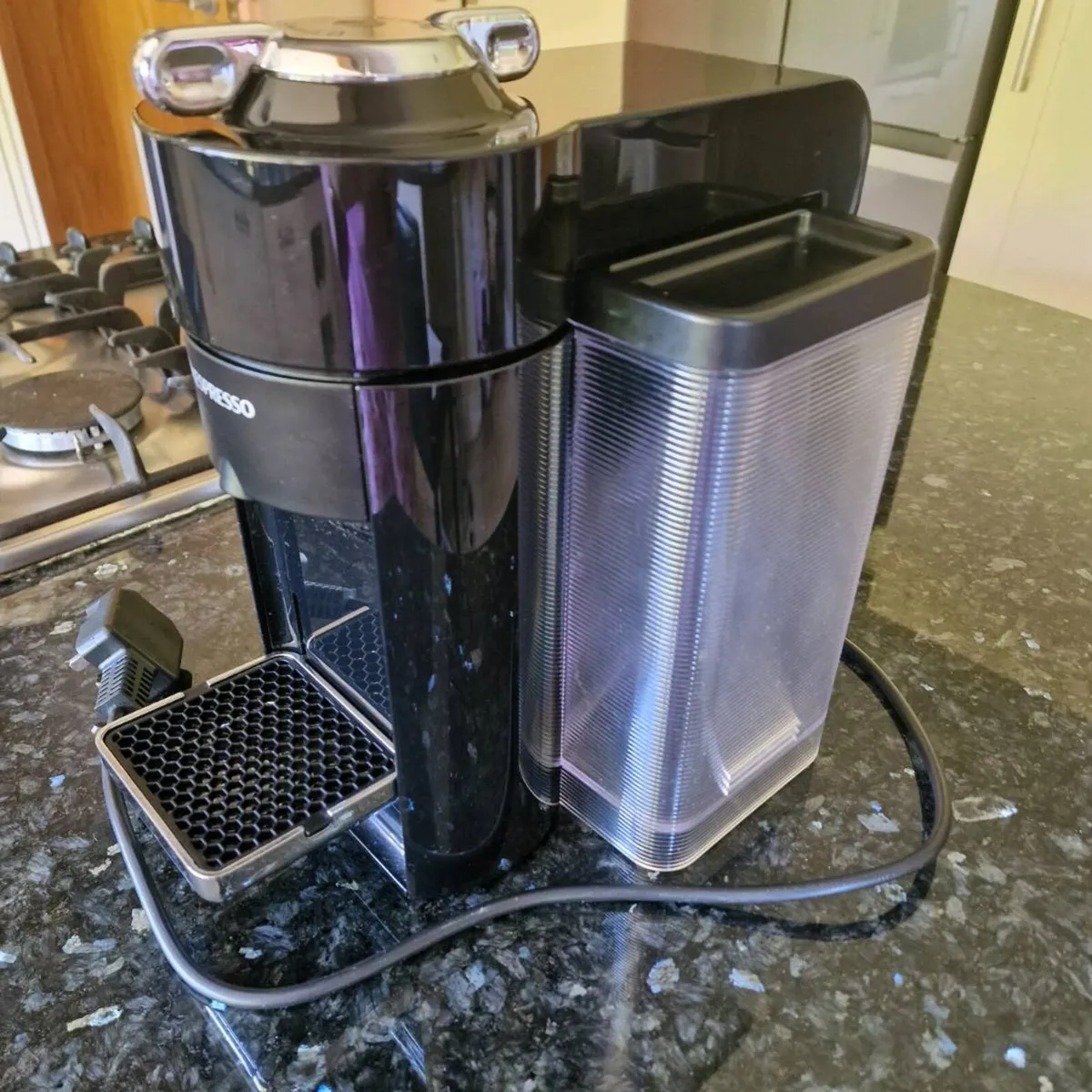 Delongi Nespresso Deluxe Coffee Espresso - Image 2