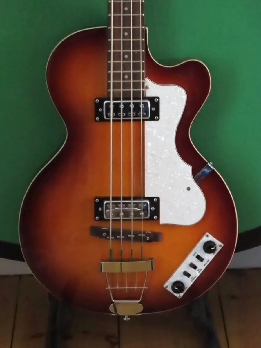 Hofner Club Ignition Bass - Image 1
