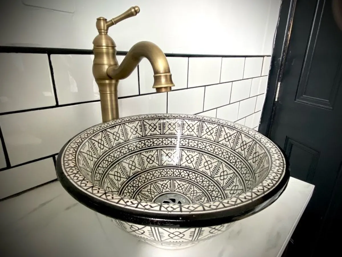 Hand painted Moroccan ceramic Sink - Image 1