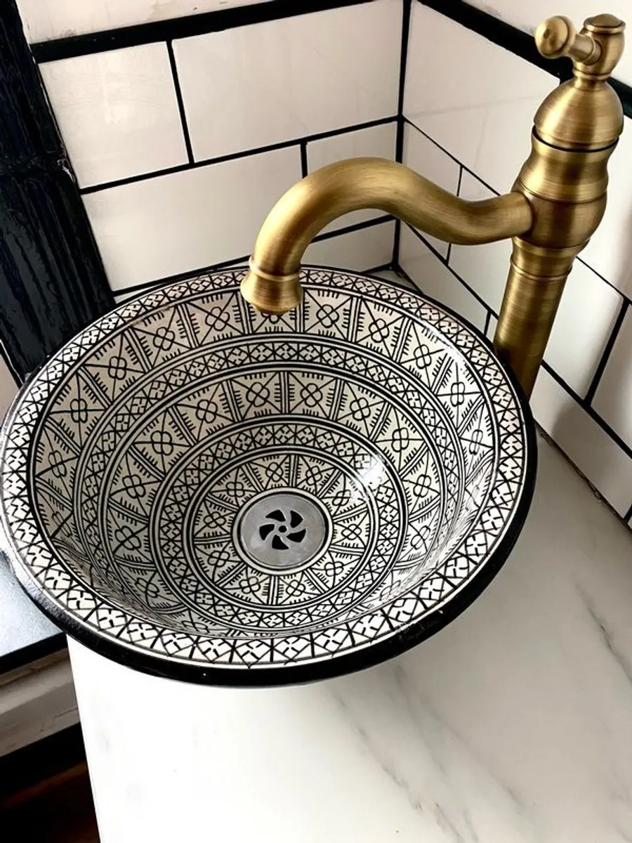 Hand painted Moroccan ceramic Sink - Image 2