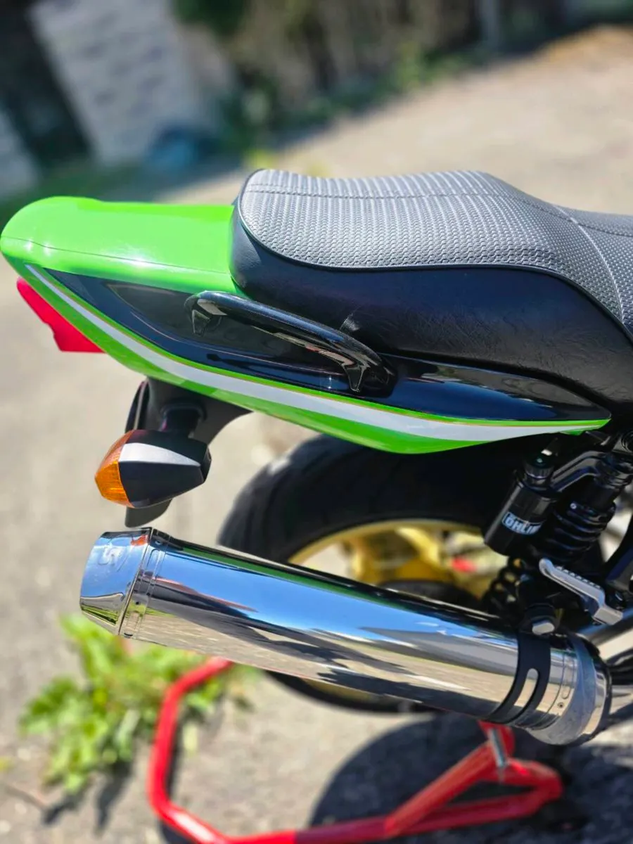 Kawasaki zrx1200r - Image 4