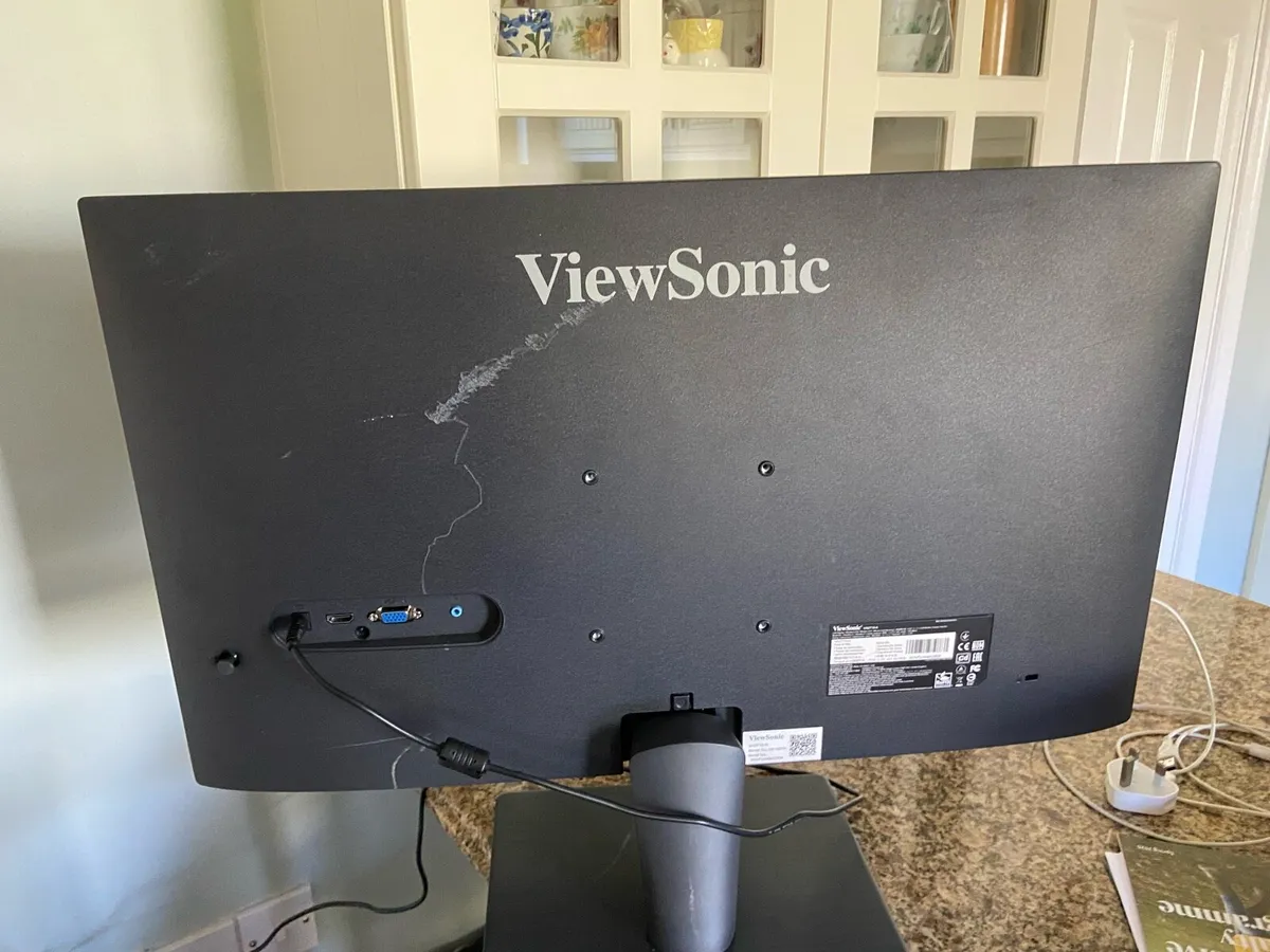 View Sonic.   27 inch. Monitor - Image 4