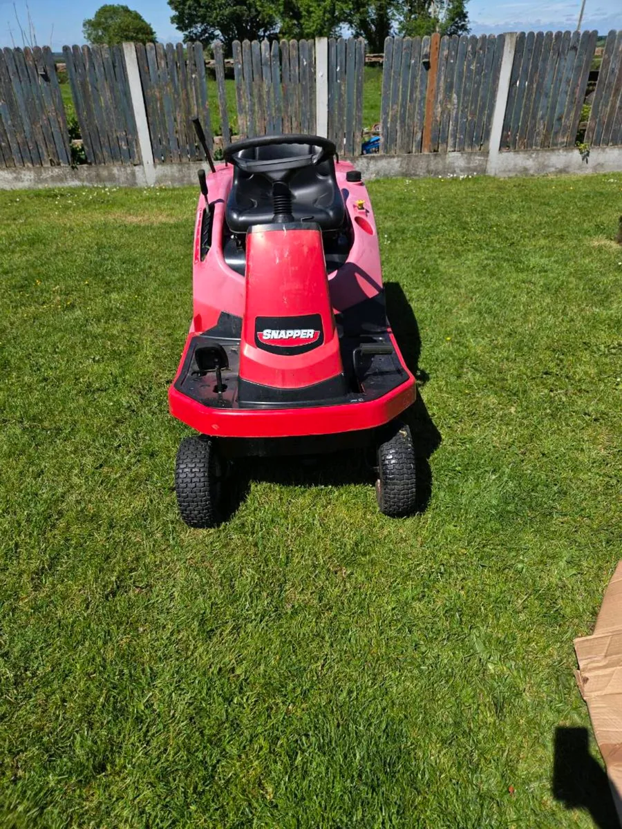 Ride on mower - Image 1