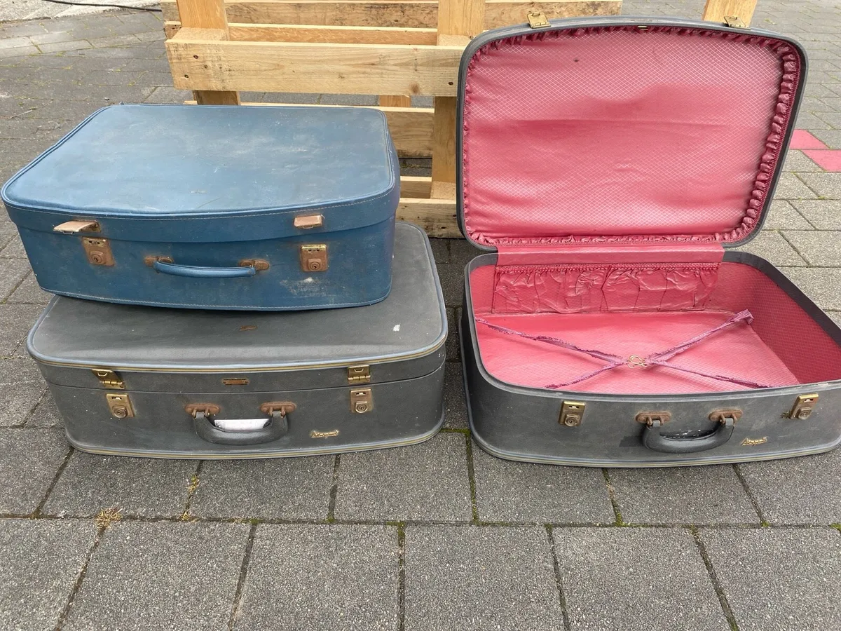 Various items - Image 2