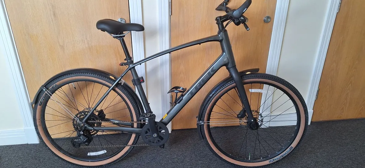 Hybrid bike for sale - Trek Dual Sport Gen5 - size - Image 2