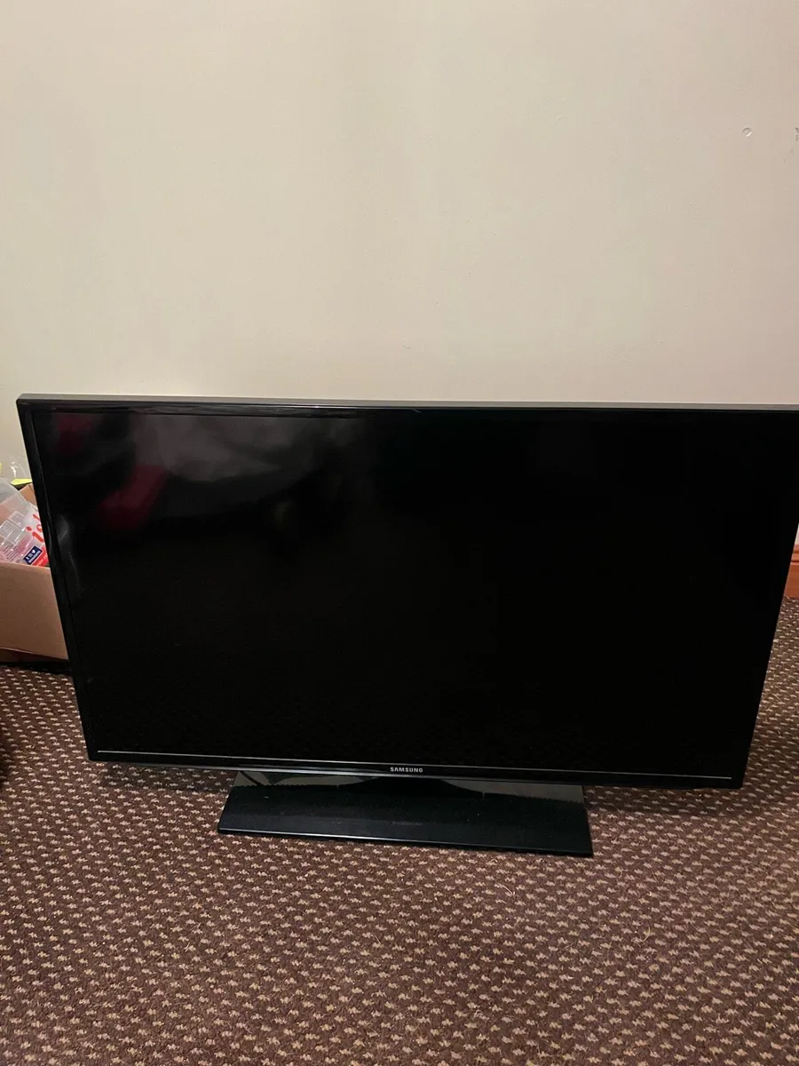 samsung 40 inch smart tv - Image 1