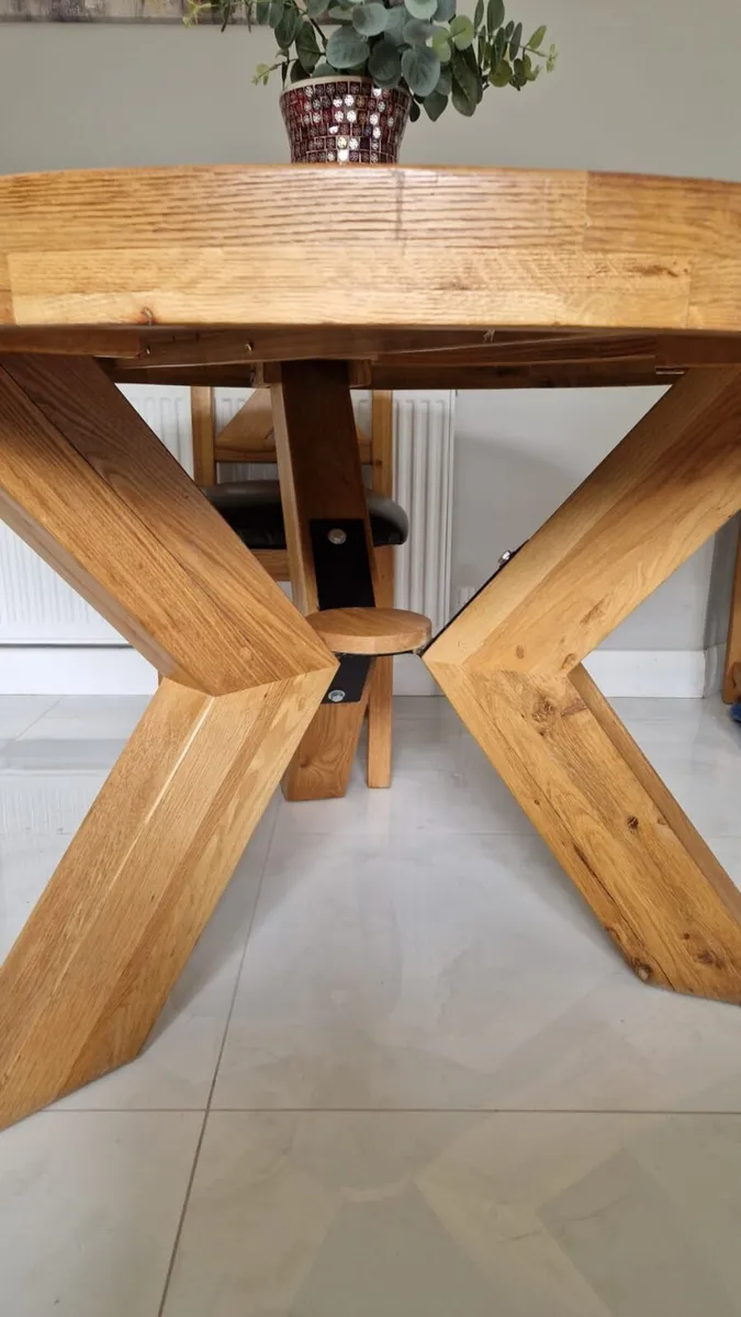 Diningroom  Table and chairs - Image 3