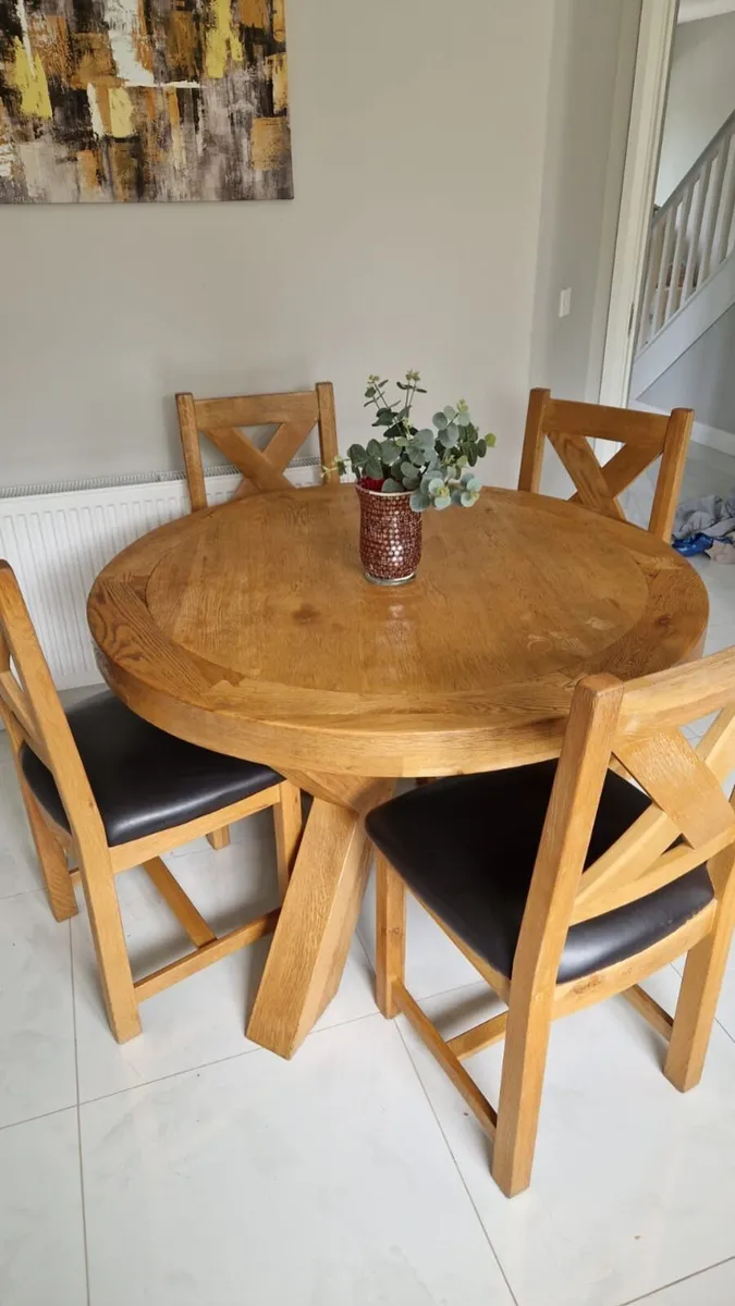 Diningroom  Table and chairs - Image 1