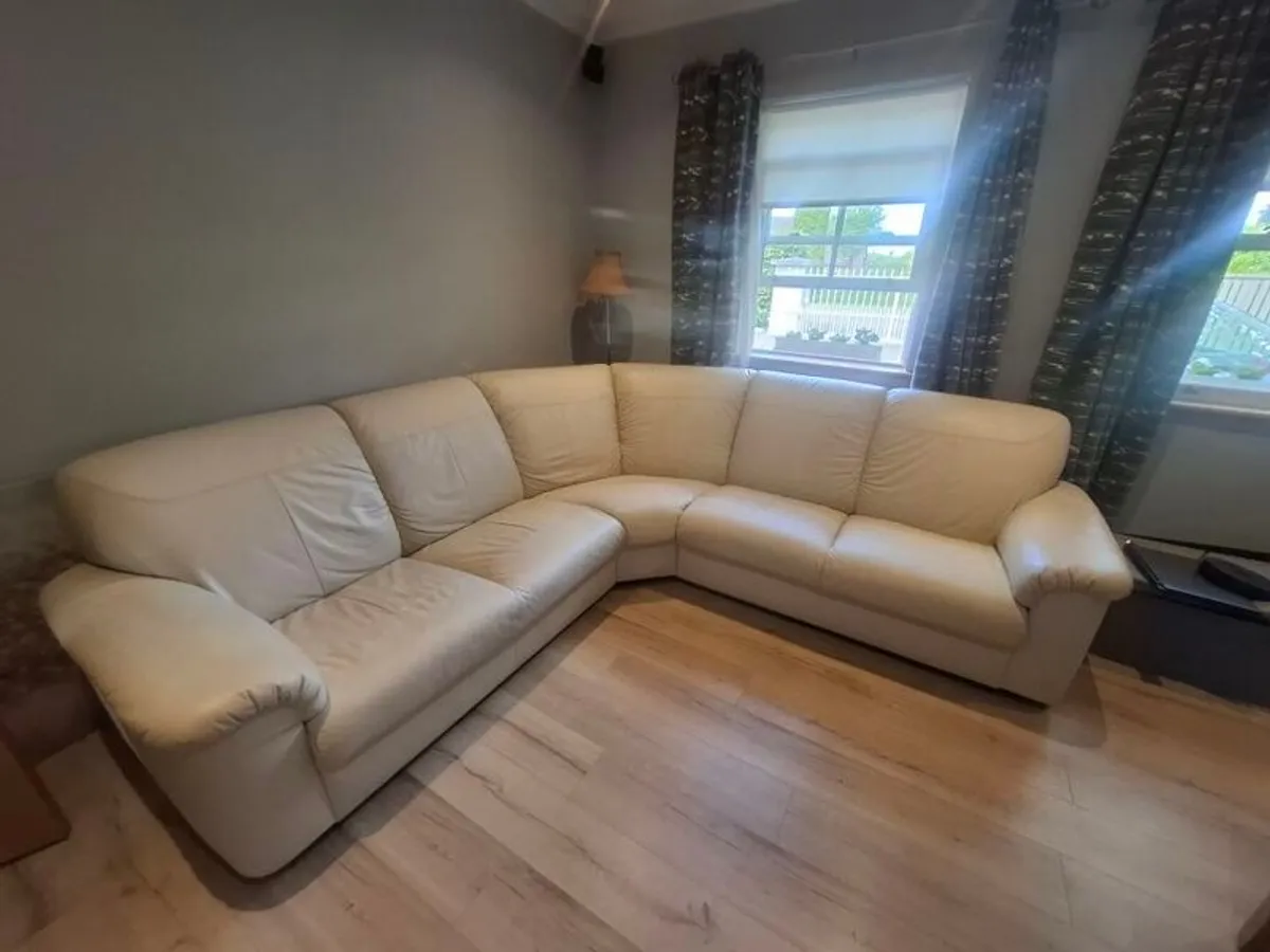 leather corner sofa - Image 1