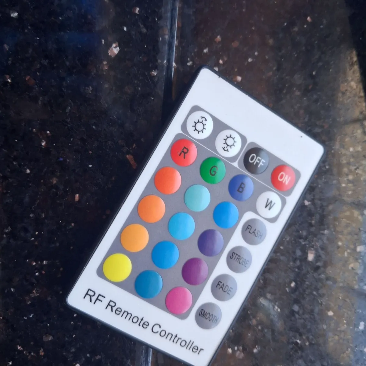 4 set colour changing led garden lights - Image 2