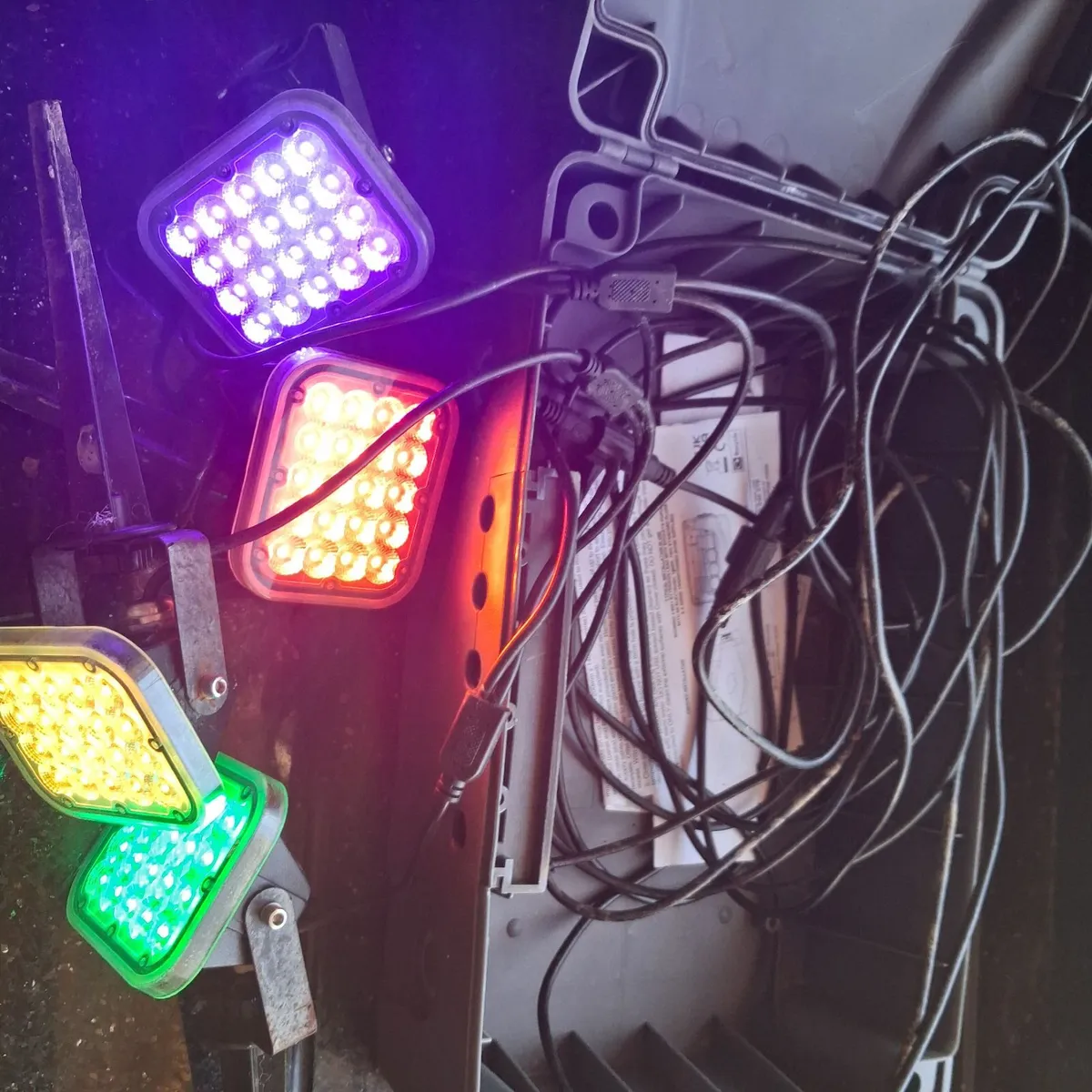 4 set colour changing led garden lights - Image 1