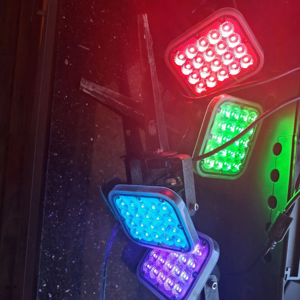 4 set colour changing led garden lights - Image 4