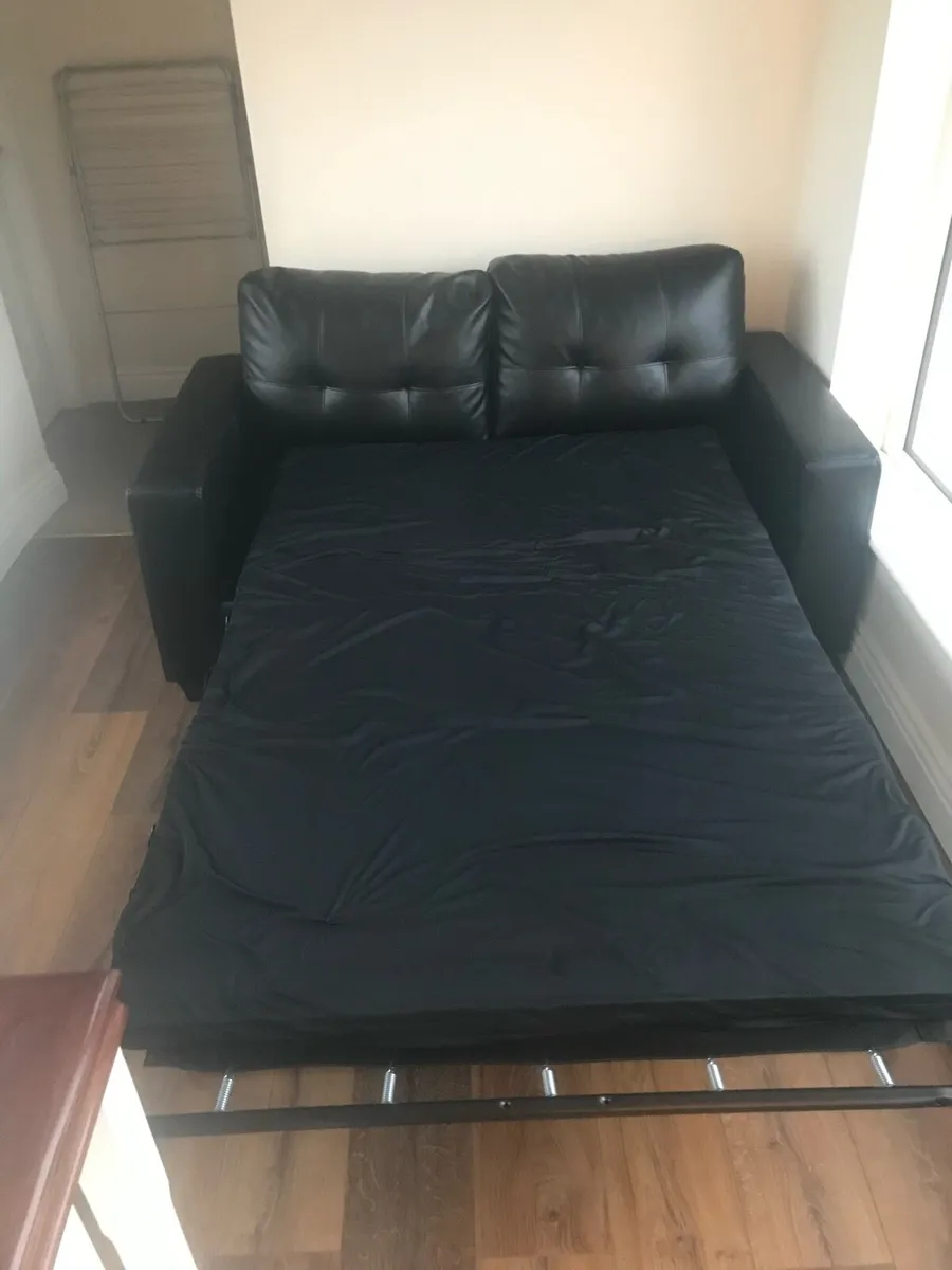 Leather sofa bed - Image 2