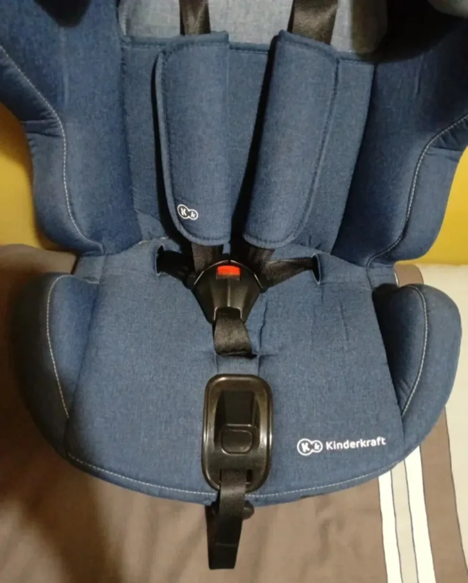 Kindercraft car seat like new - Image 4