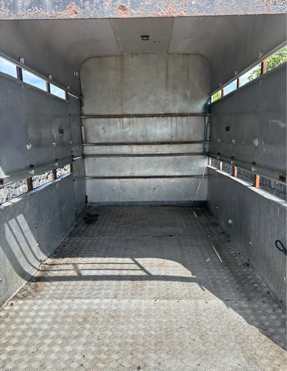 Ifor Williams High Roof - Image 4