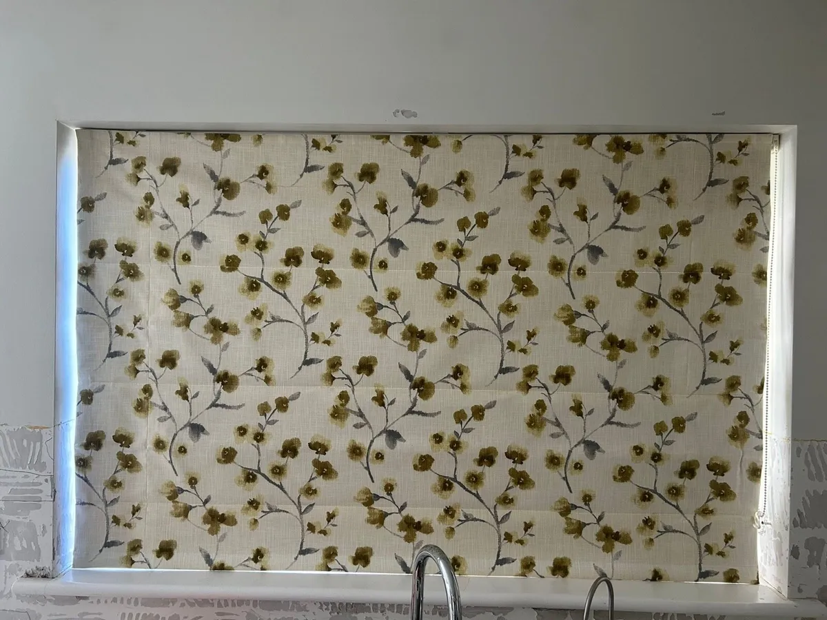 Roman Blind - Image 1
