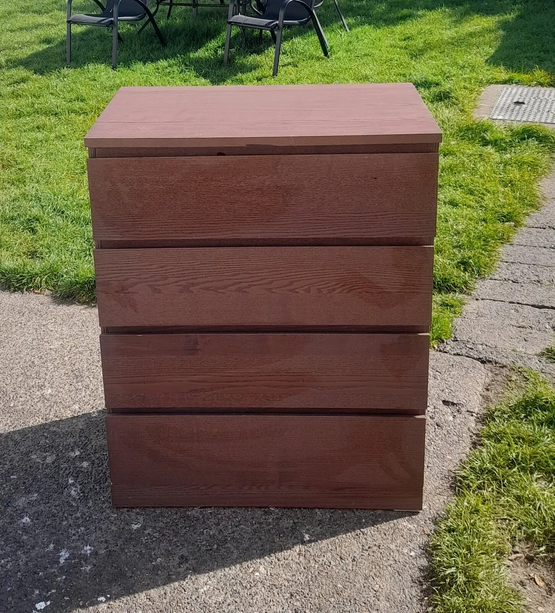 Chest of drawers