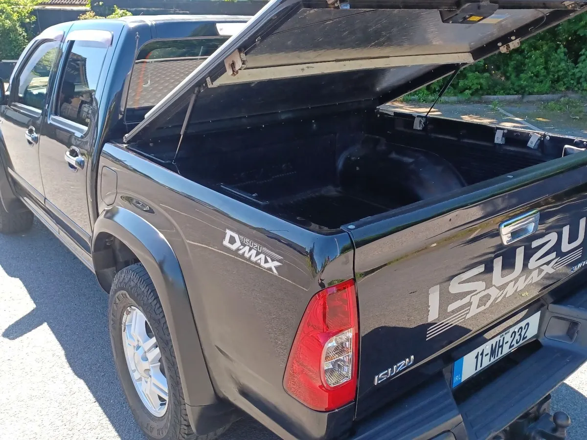 Crewcab Isuzu D-max - Image 4
