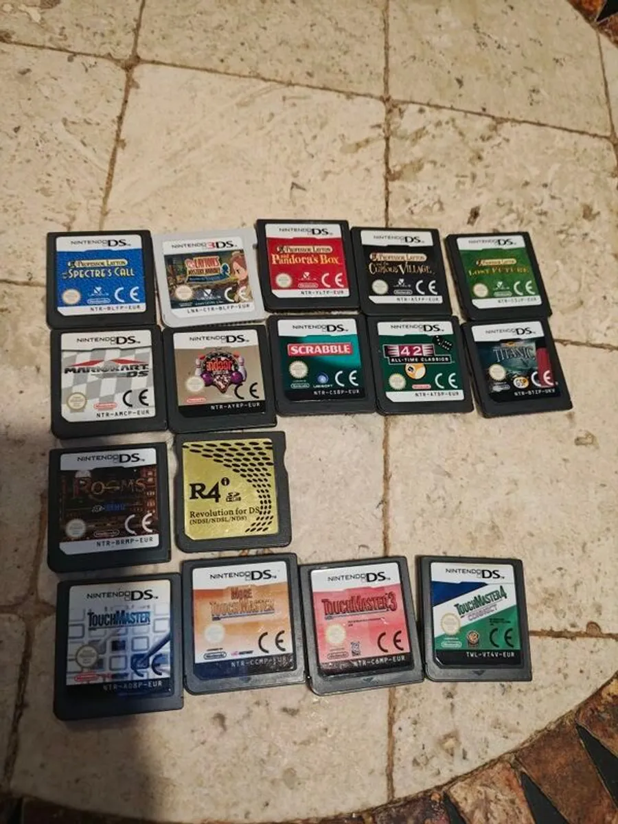 Nintendo 3ds xl with 24  games and pouch and pens - Image 4