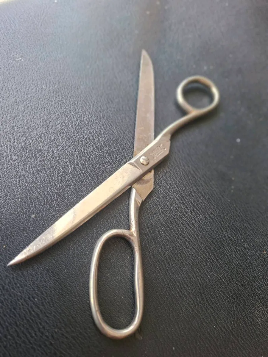 Old Vintage Tailor's Scissors made in Sheffield - Image 3