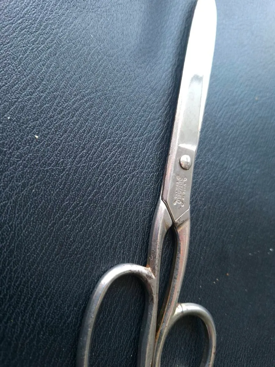Old Vintage Tailor's Scissors made in Sheffield - Image 4