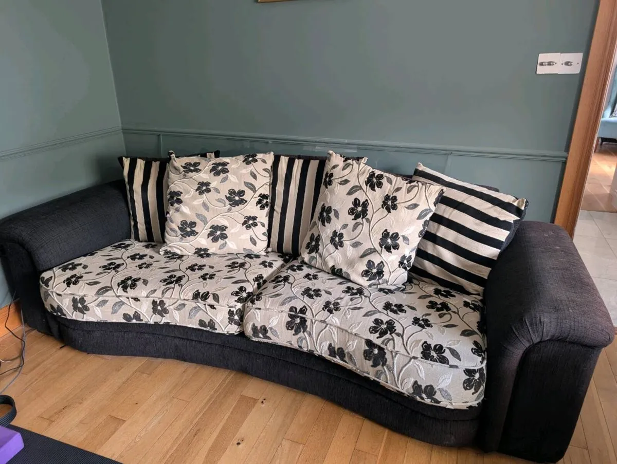 Couch 4 + 2 seater - Image 2