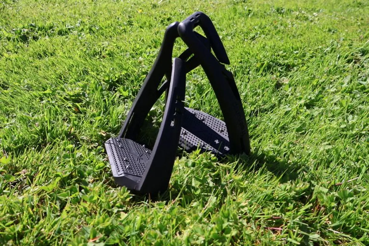 Free Jump Stirrup Irons Soft Up Pro - Image 1