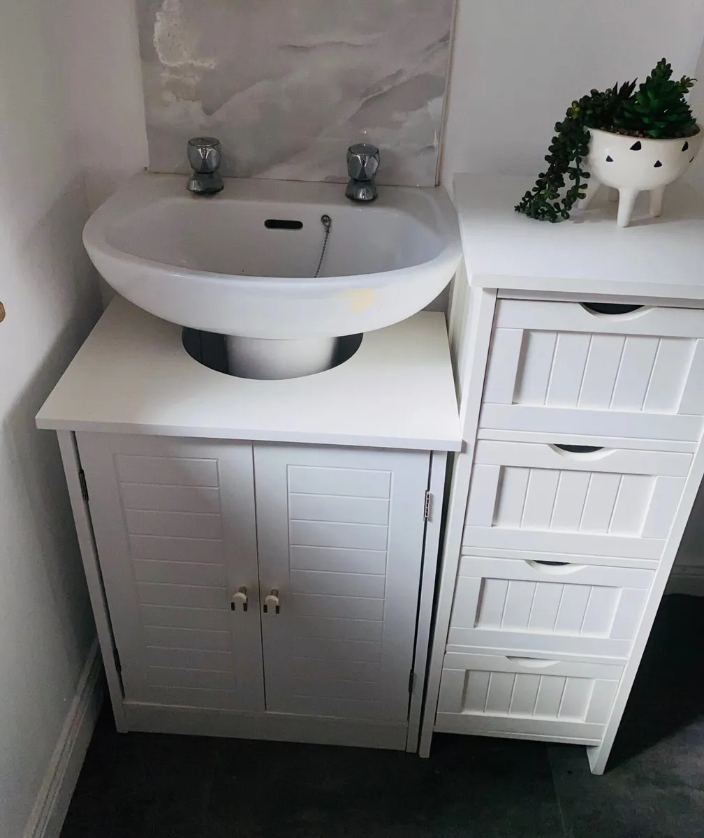 Bathroom unit
