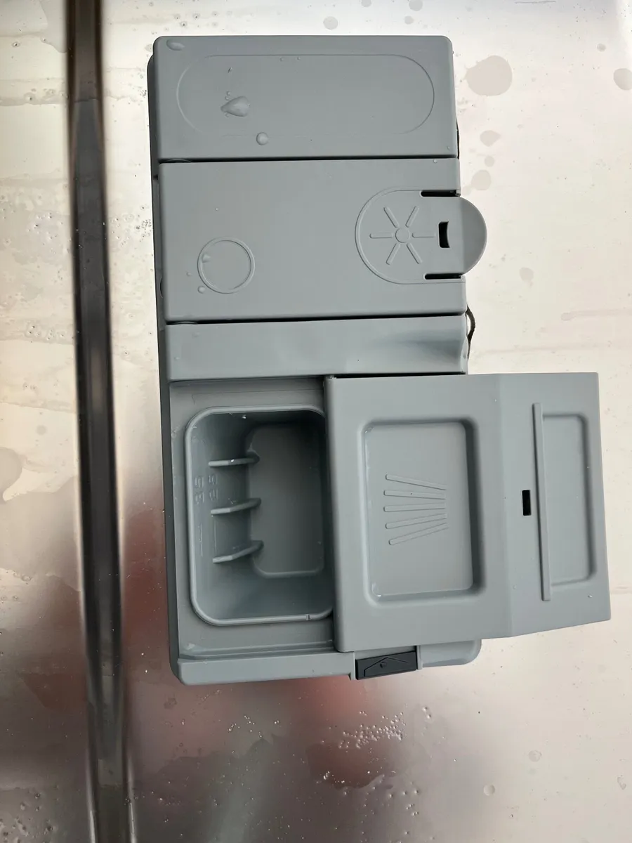 Hotpoint dishwasher - Image 3