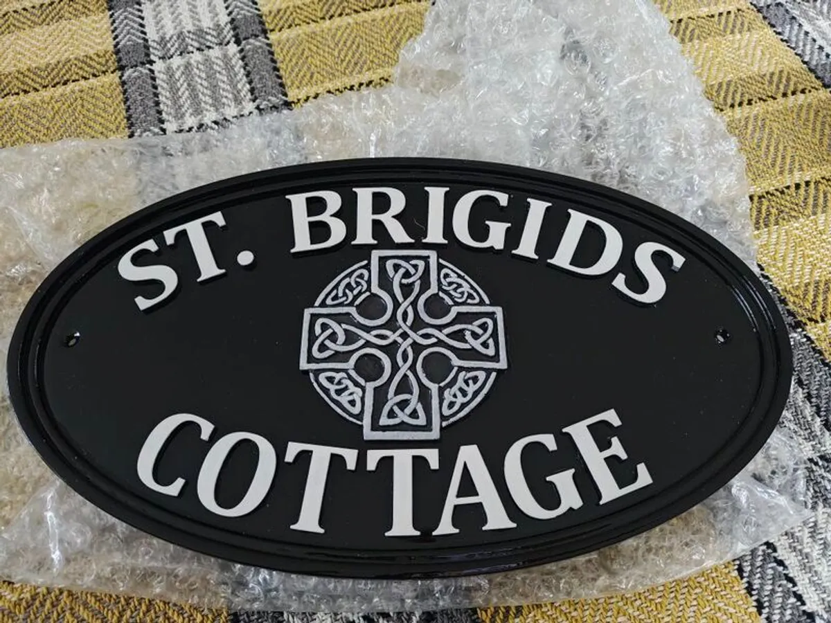 Hand made to order House Plaque never used.was 100 . - Image 1