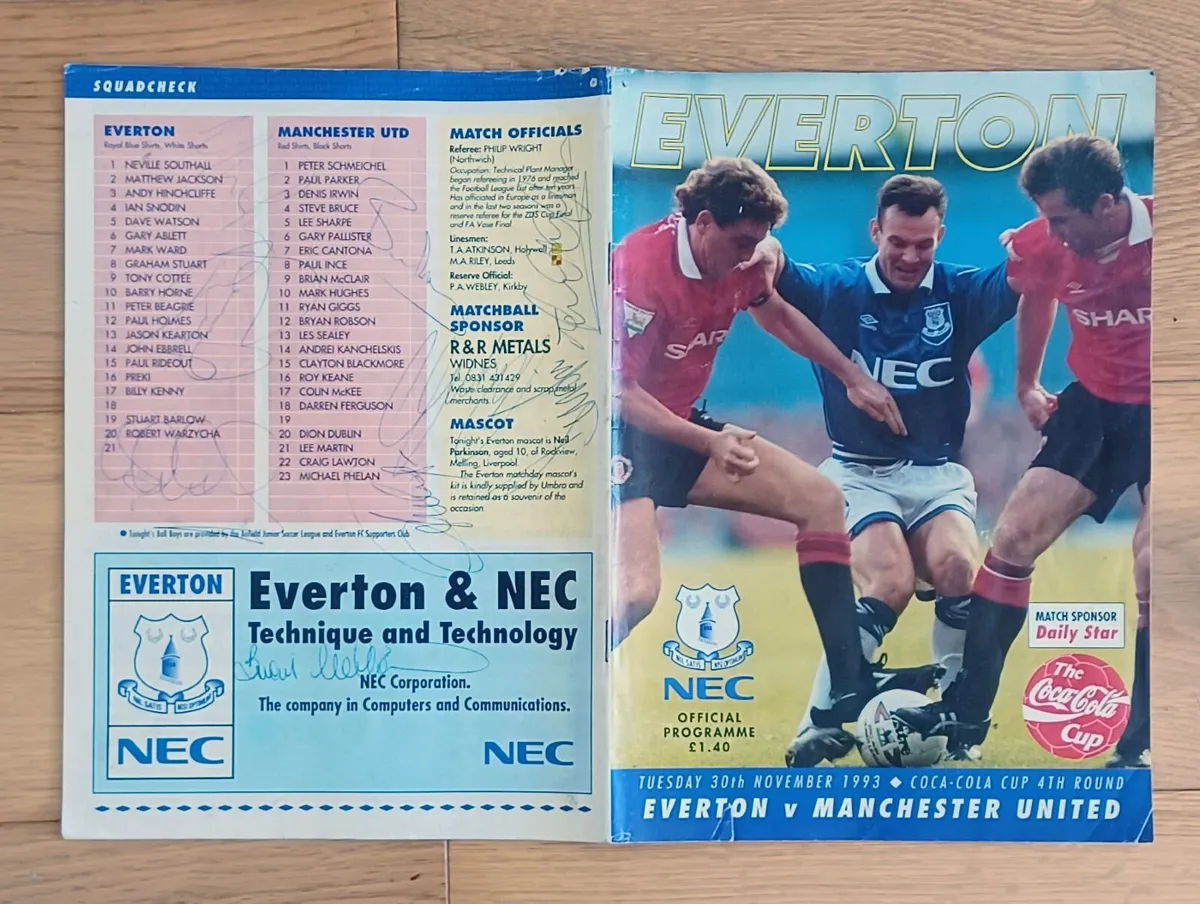 MANCHESTER UNITED AUTOGRAPHED PROGRAMME
