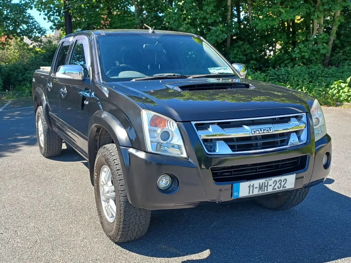 Crewcab Isuzu D-max - Image 1