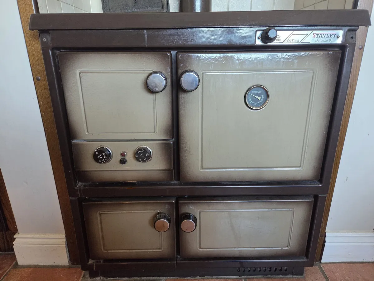 Stanley Deluxe 90 Oil-Fired Range Cooker - Image 1