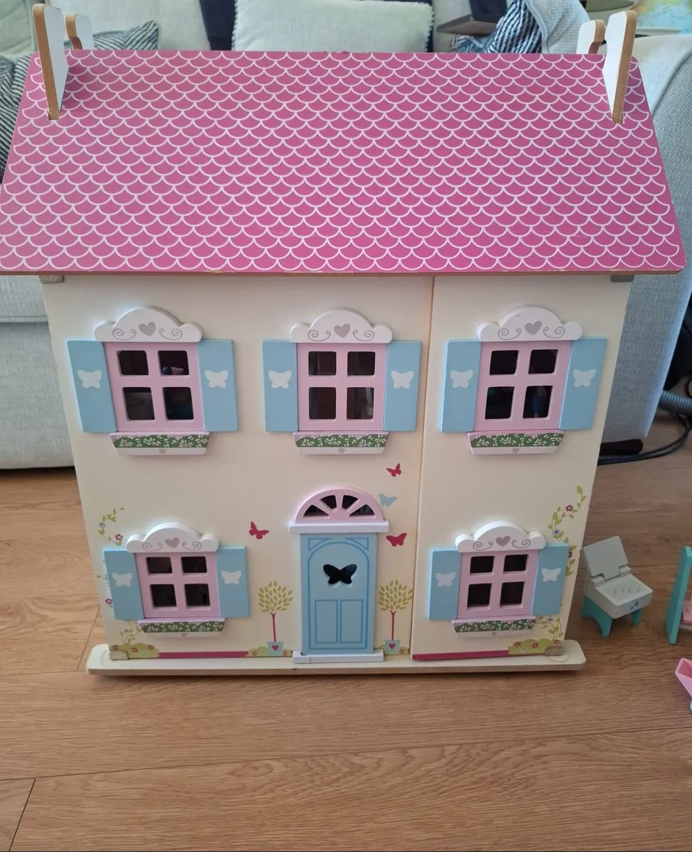 Dolls house - Image 1