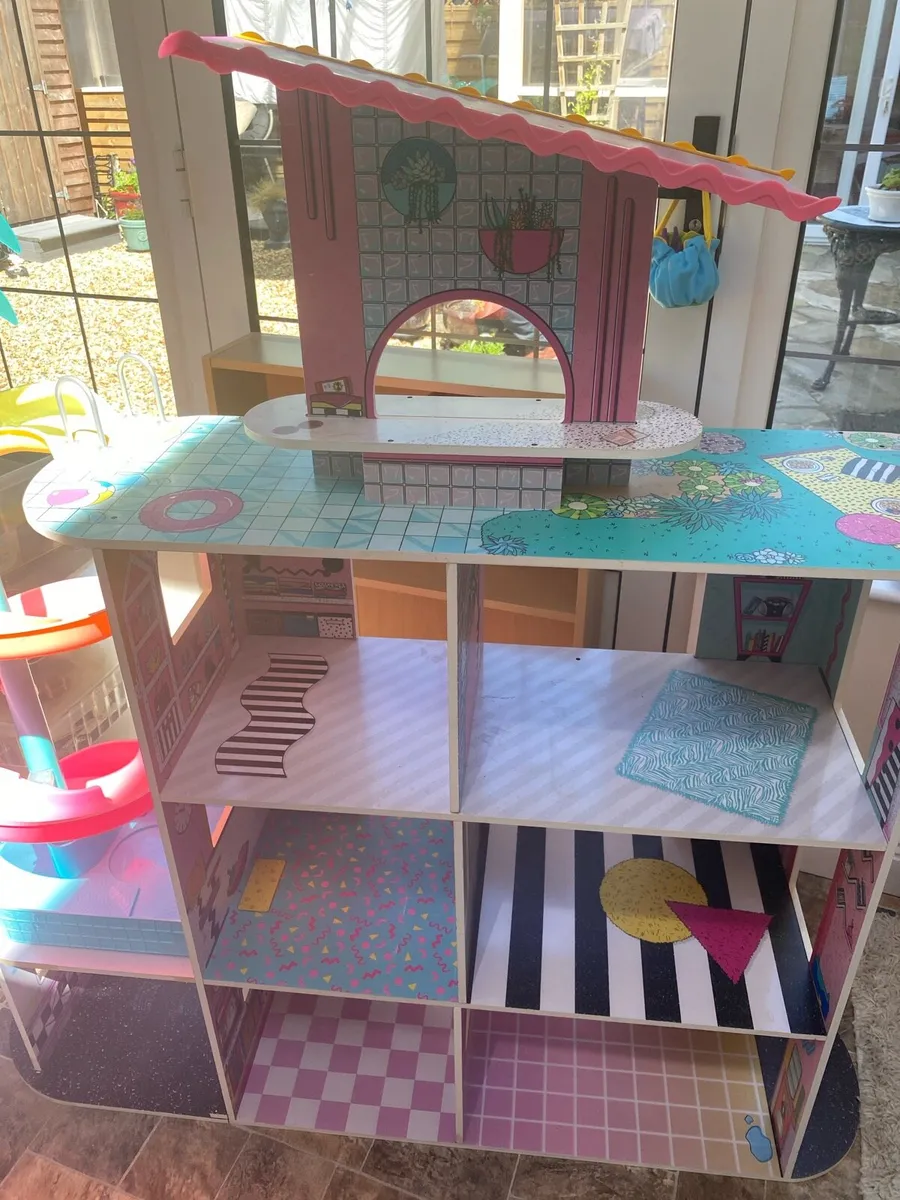 Dolls house - Image 1