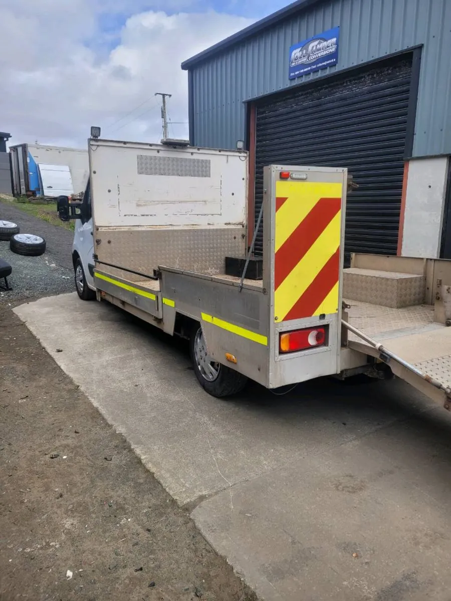 2018 Nissan nv400 low loader body with ramp - Image 4