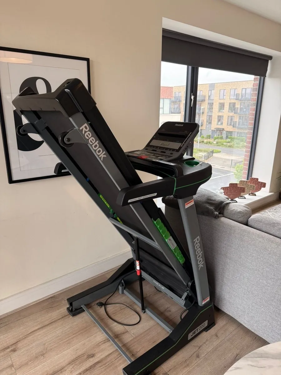 Reebok Jet 200 Series + Bluetooth Treadmill - Image 2