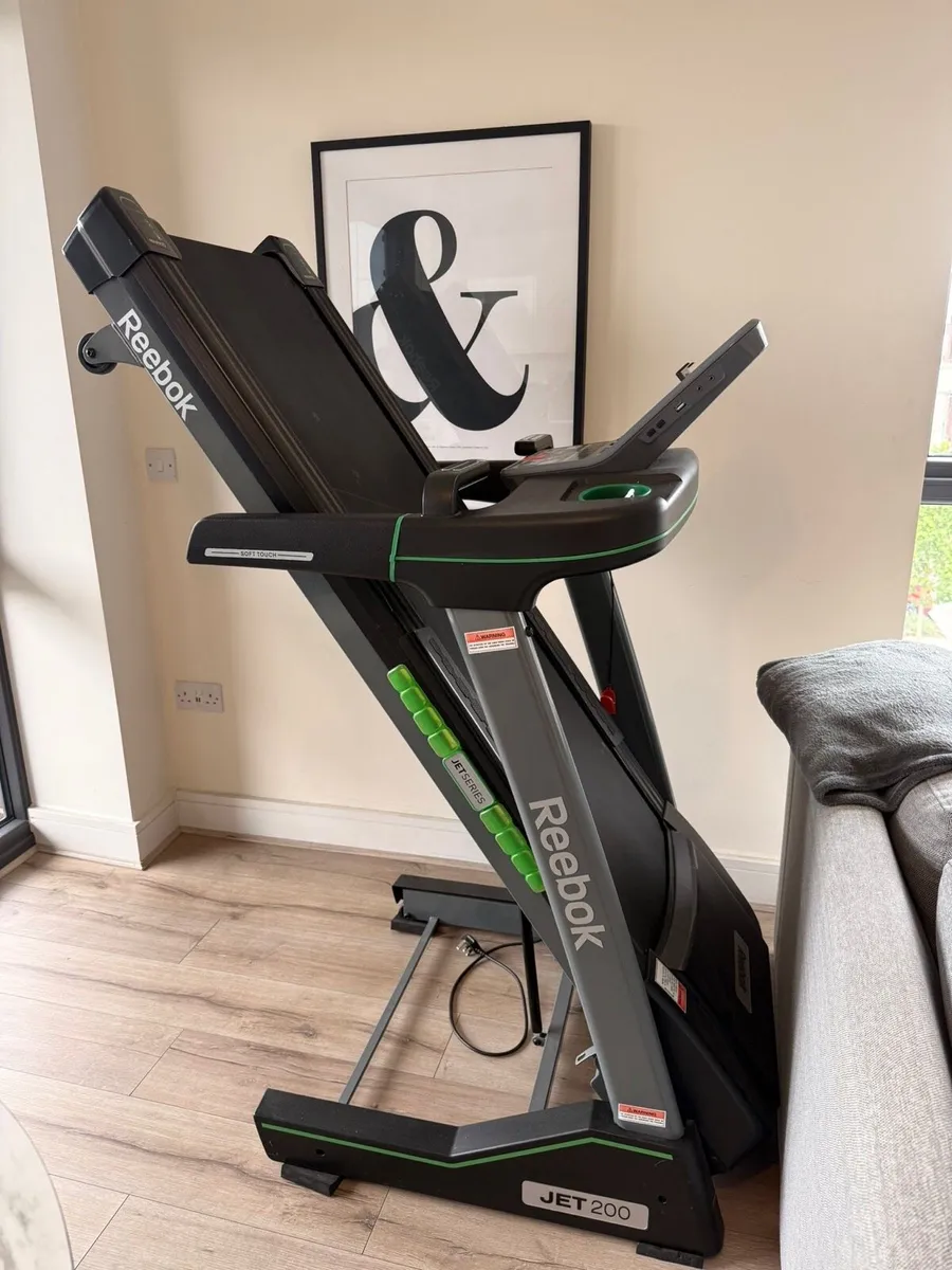 Reebok Jet 200 Series + Bluetooth Treadmill - Image 3