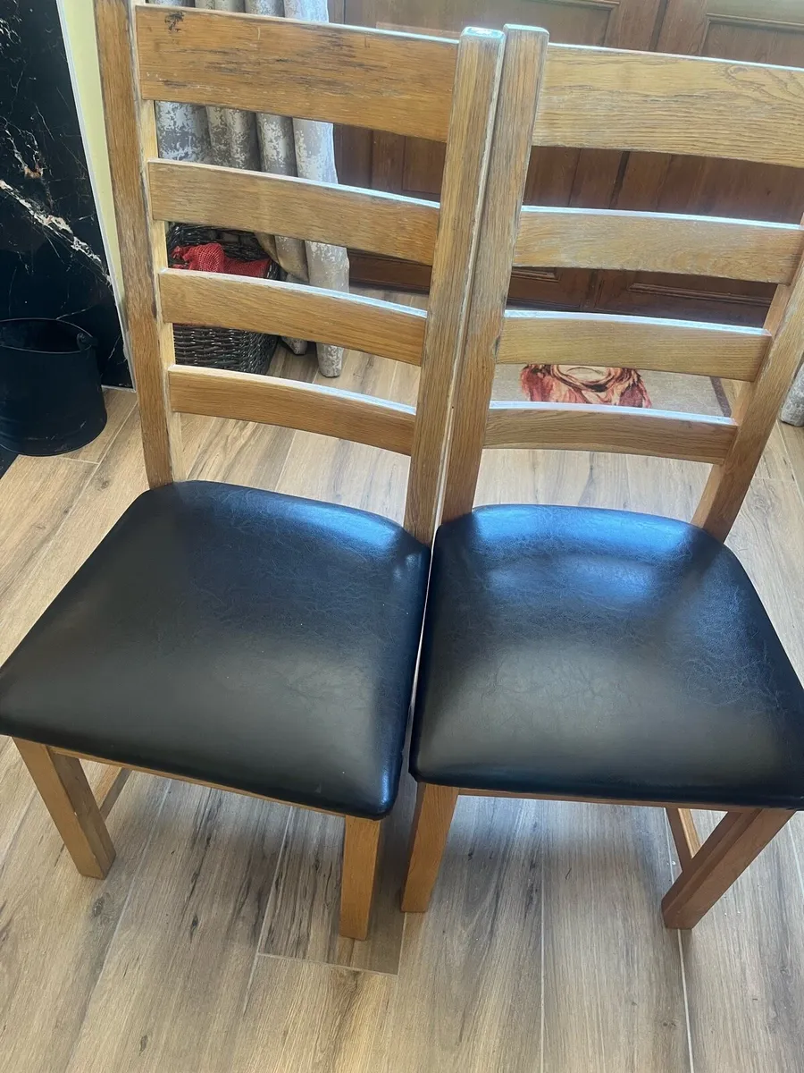 Kitchen table & 4 chairs - Image 2