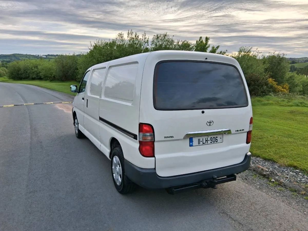 €8500 2011 toyota hiace new cvrt €8500 - Image 4