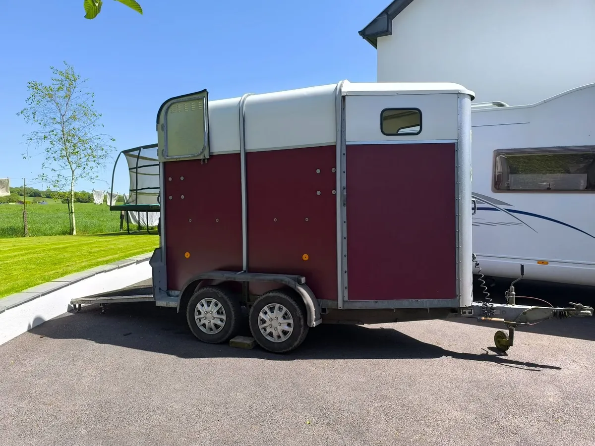 Horse trailer - Image 1