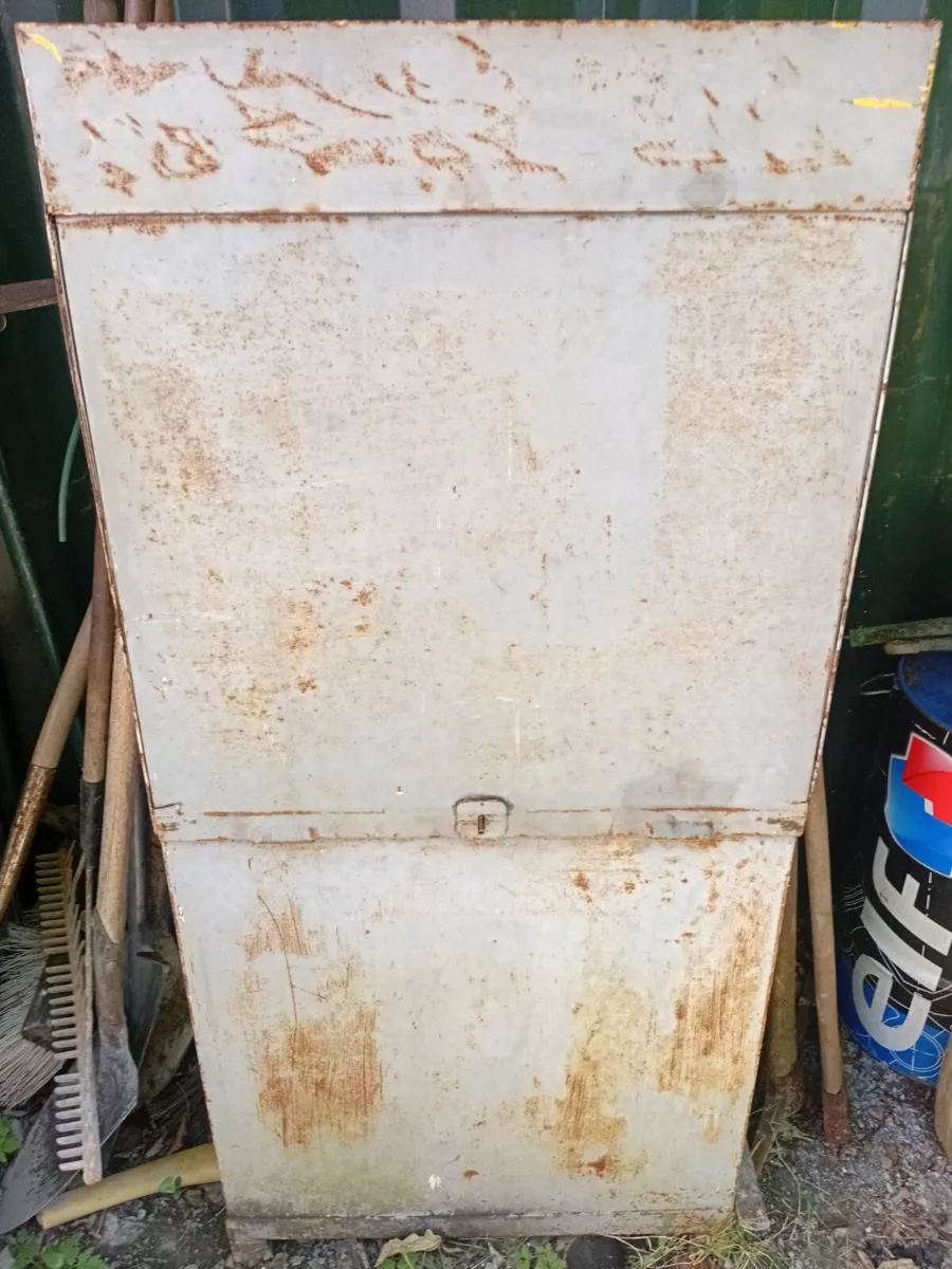 Old oil dispenser - Image 3