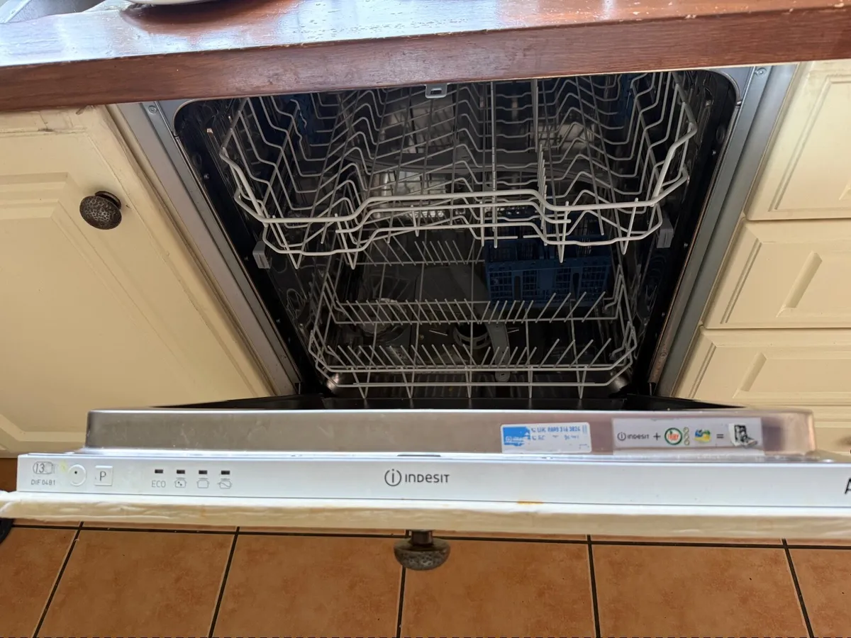 Integrated dishwasher - Image 1
